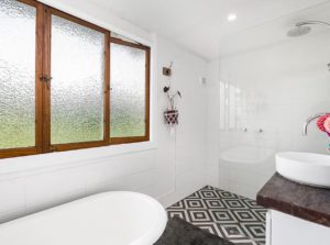 Bangalow Queenslander bathroom