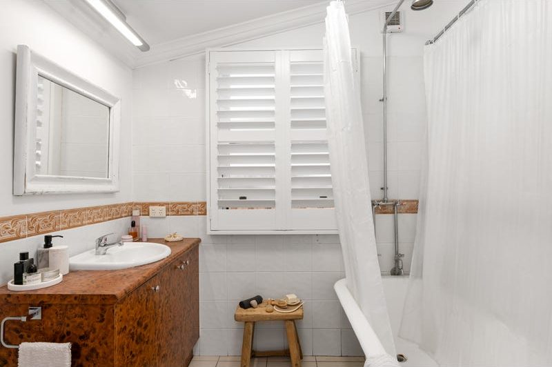 bathroom cottage