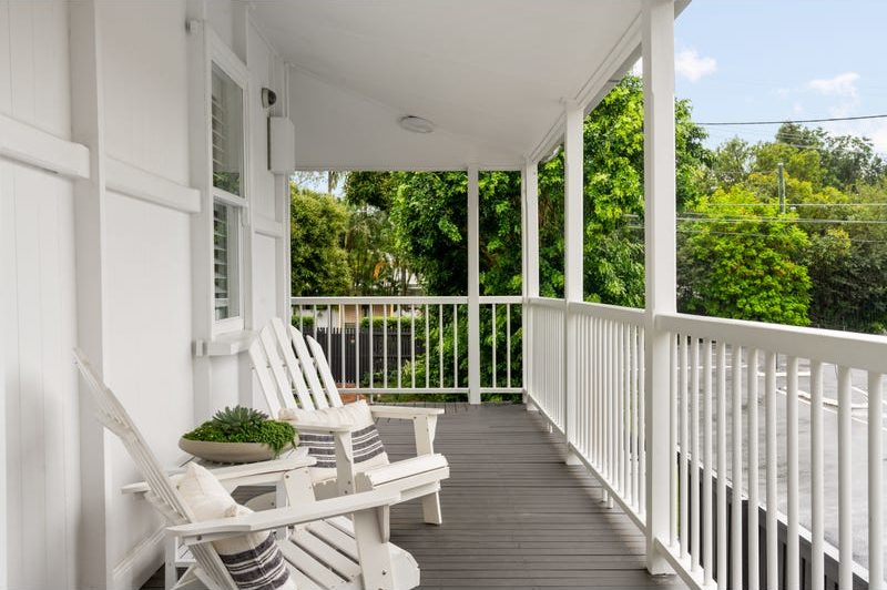 verandah white cottage