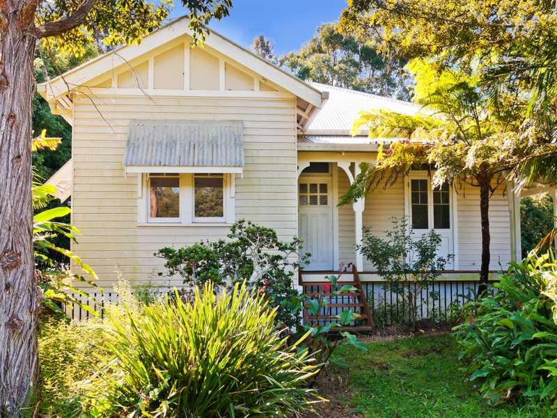 This Clunes cottage on (almost) 100 acres is a charming country home
